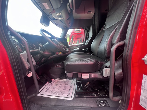 FREIGHTLINER CASCADIA 126SLP 2021