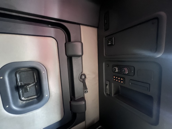 FREIGHTLINER CASCADIA 126SLP 2021