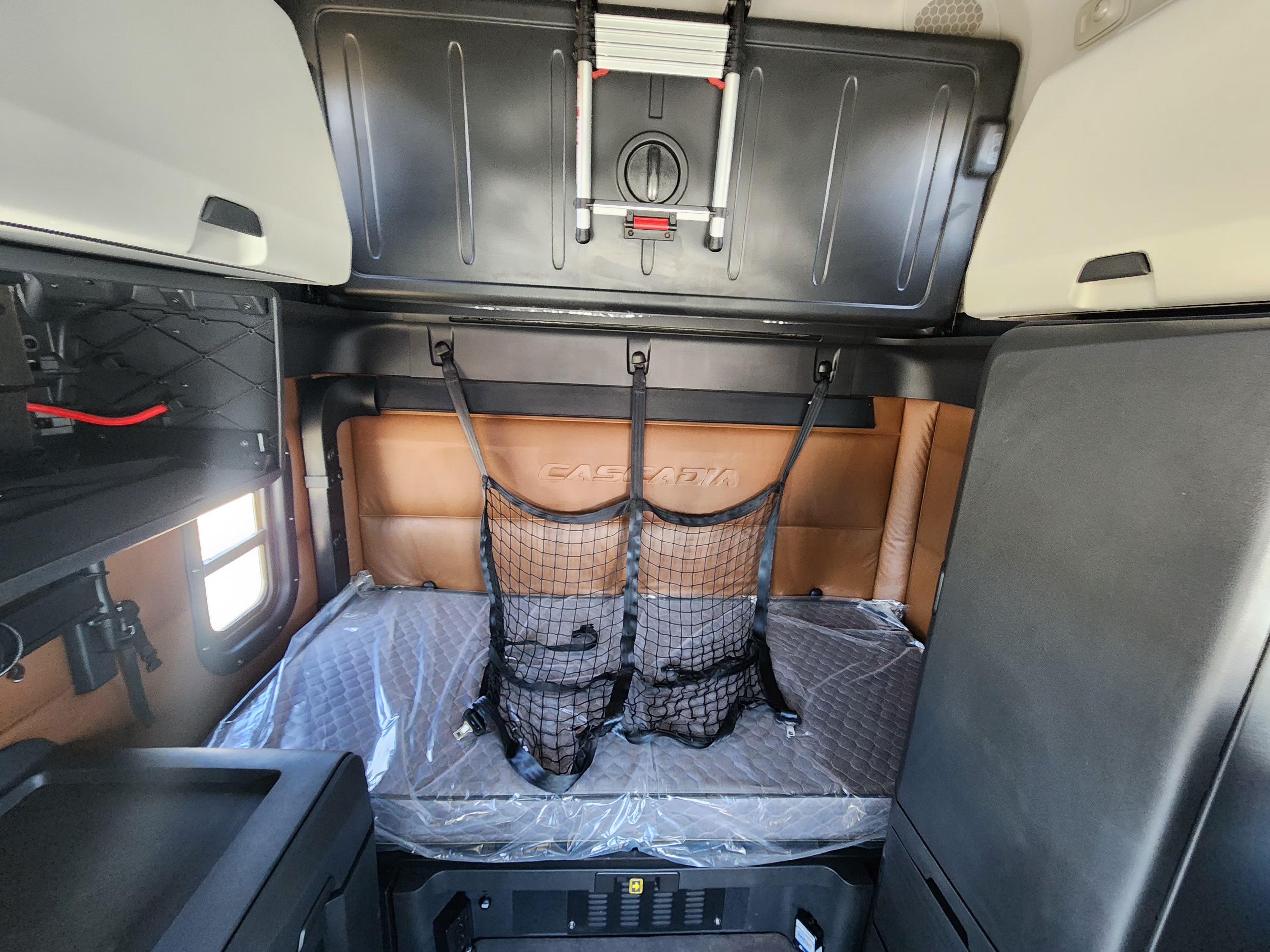 2021 FREIGHTLINER CASCADIA 126SLP - image 17