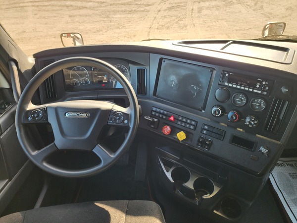 FREIGHTLINER CASCADIA 126SLP 2024