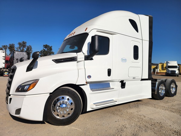 FREIGHTLINER CASCADIA 126SLP 2024