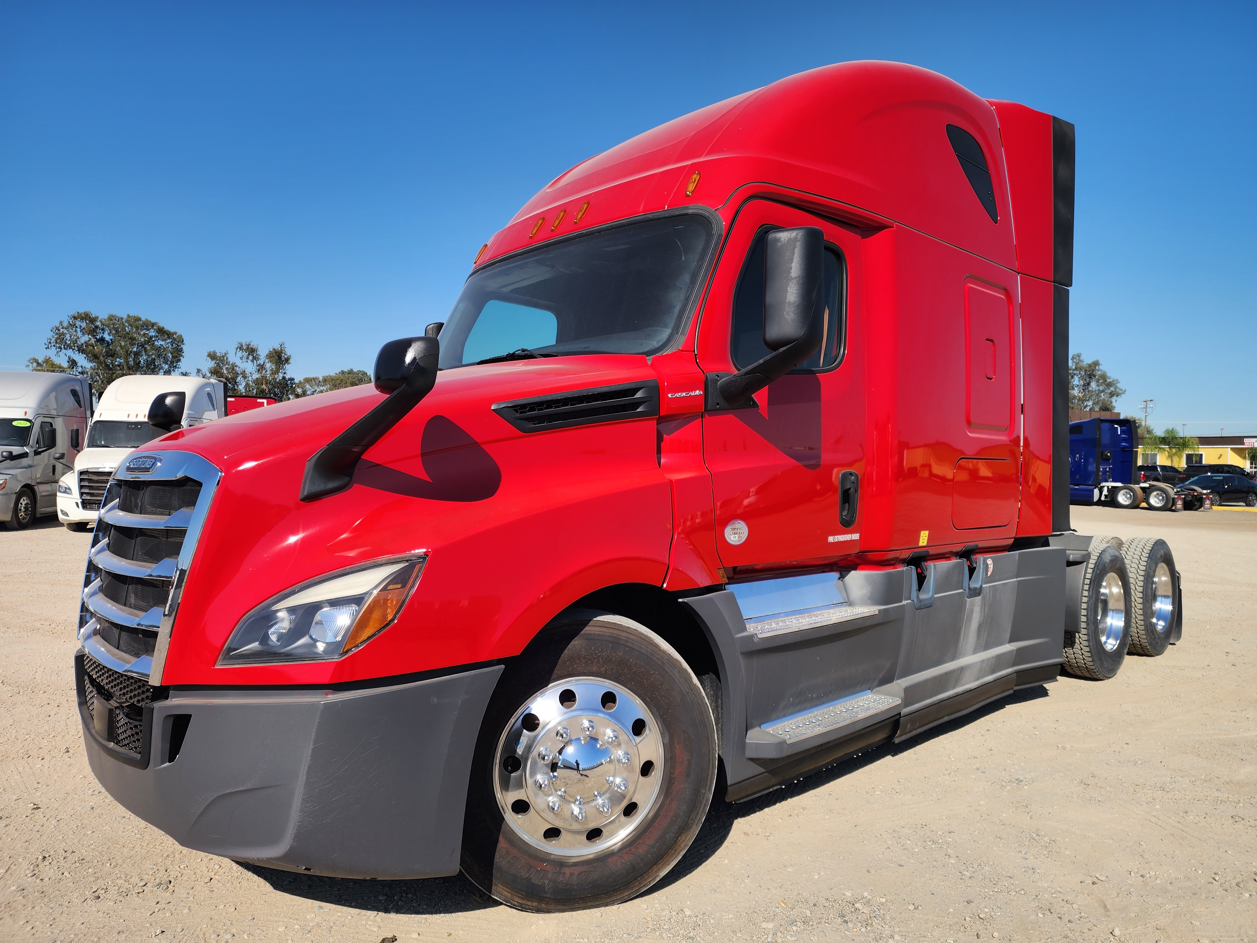 2020 FREIGHTLINER CASCADIA 126SLP - image 1