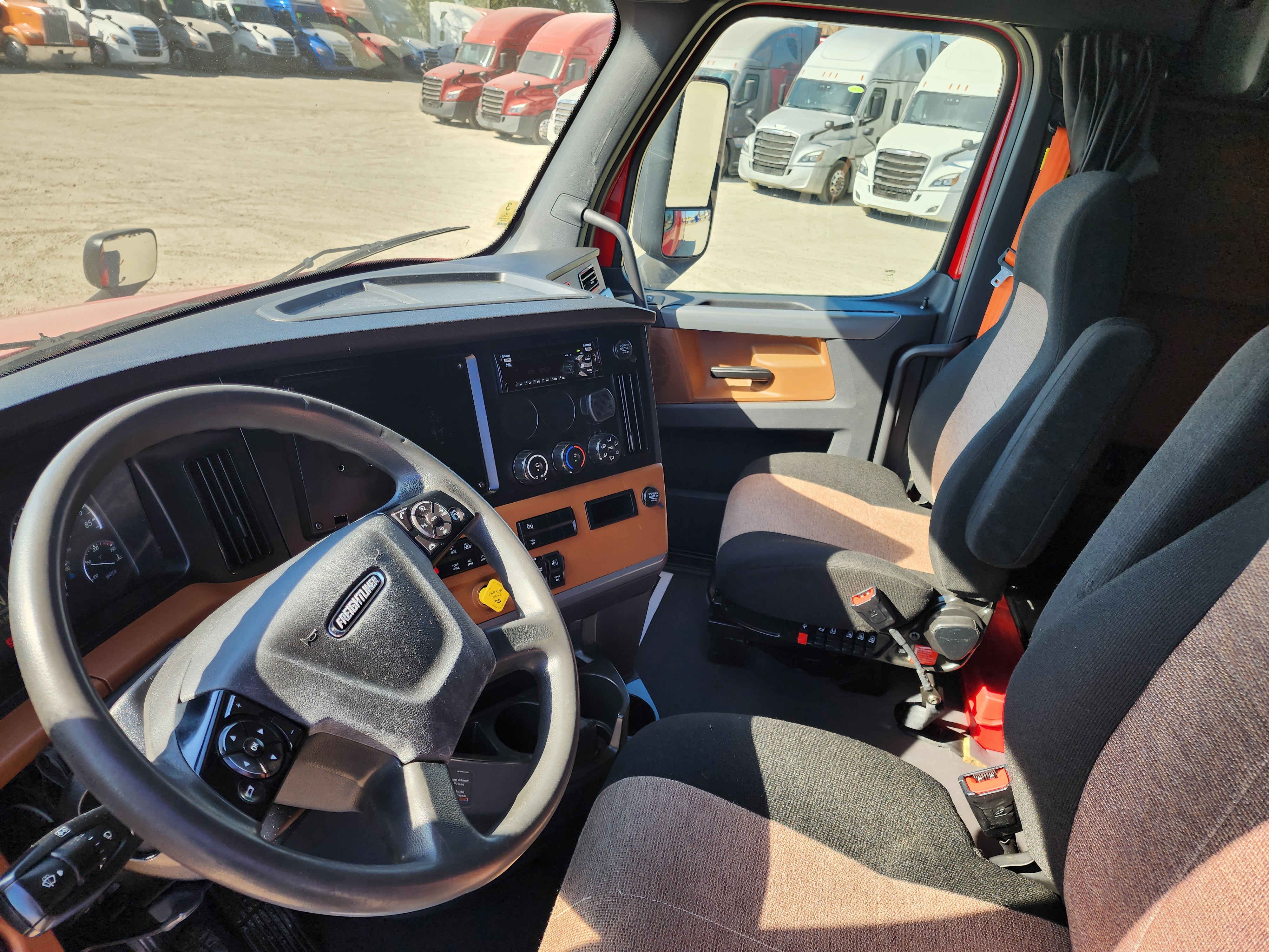 2020 FREIGHTLINER CASCADIA 126SLP - image 15
