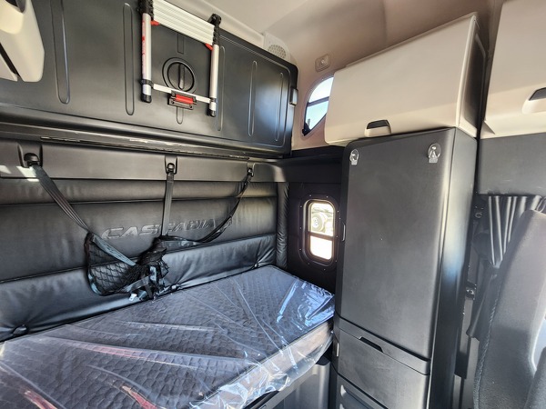 FREIGHTLINER CASCADIA 126SLP 2024