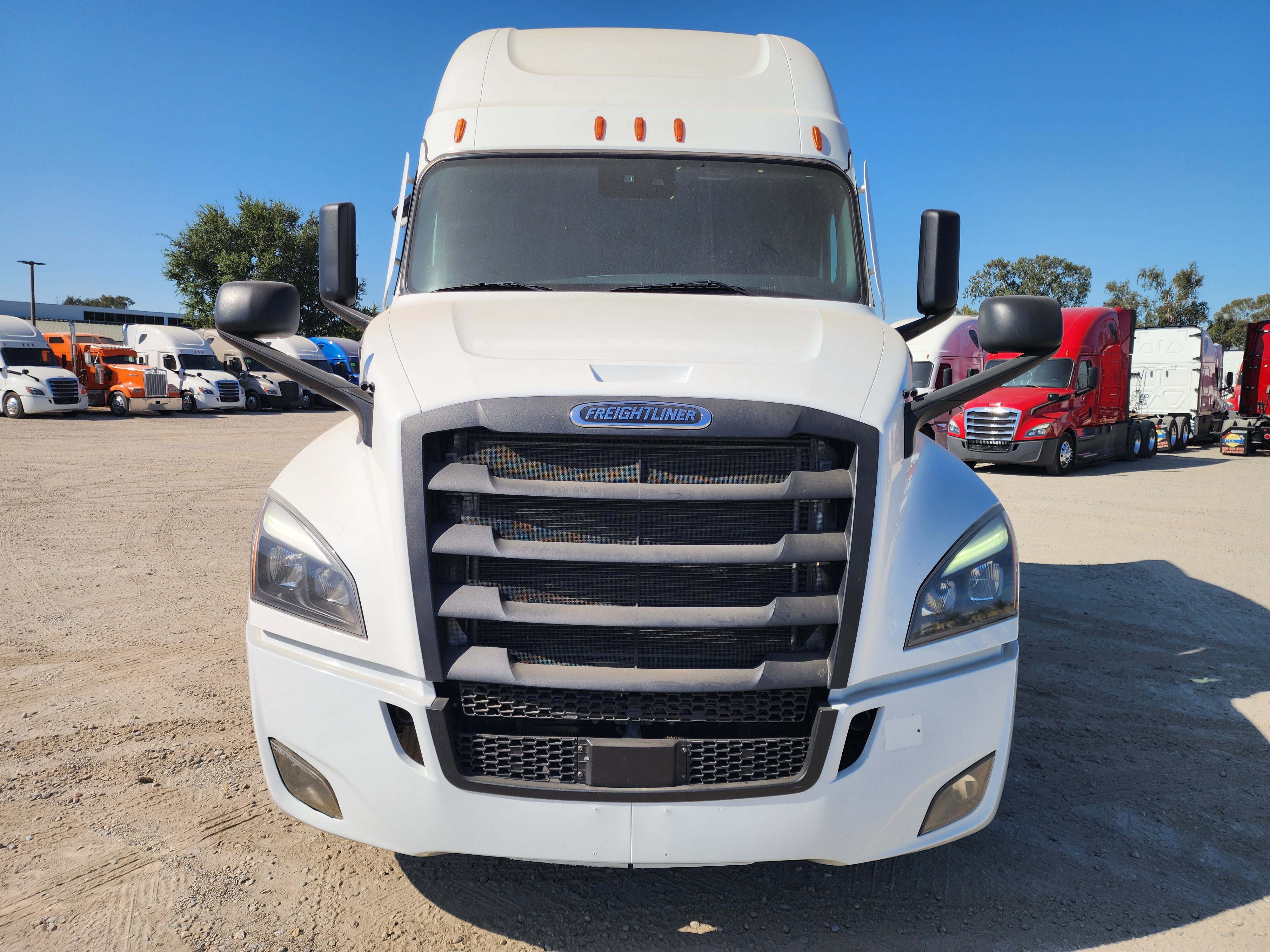 2024 FREIGHTLINER CASCADIA 126SLP - image 2