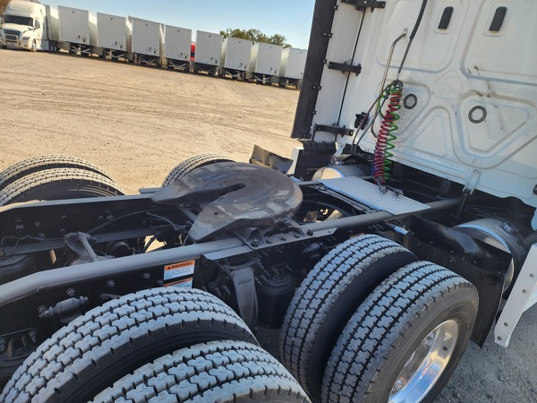 FREIGHTLINER CASCADIA 126SLP 2024
