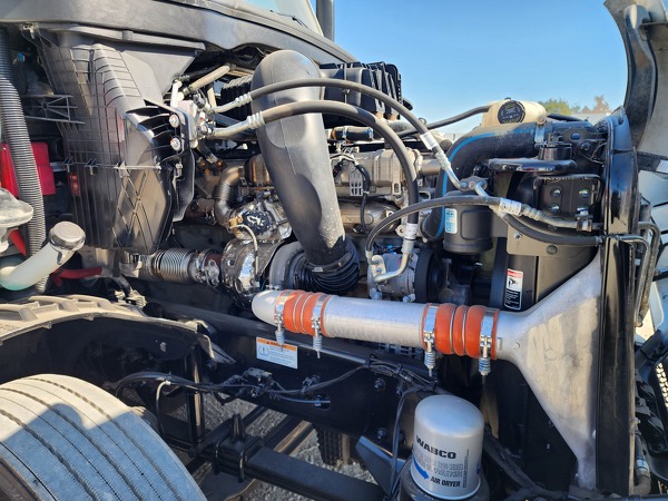 FREIGHTLINER CASCADIA 126SLP 2024