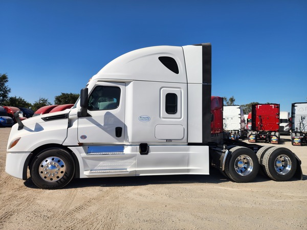 FREIGHTLINER CASCADIA 126SLP 2024
