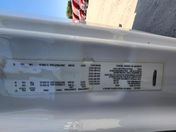 FREIGHTLINER CASCADIA 126SLP 2024