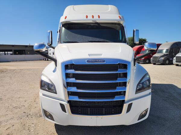 FREIGHTLINER CASCADIA 126SLP 2024