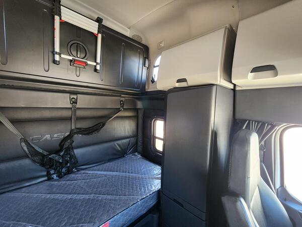 FREIGHTLINER CASCADIA 126SLP 2024