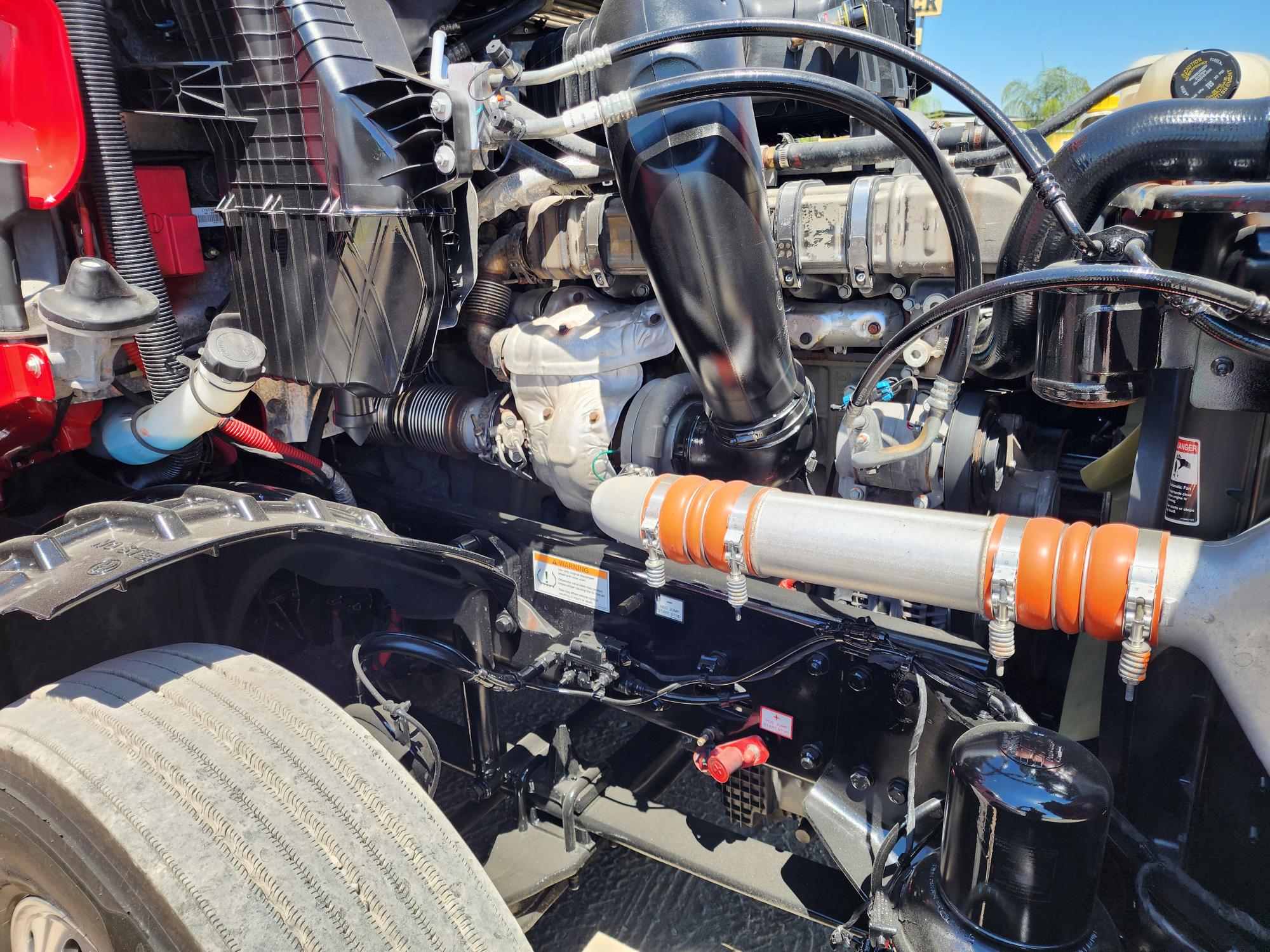 2021 FREIGHTLINER CASCADIA 126SLP - image 8