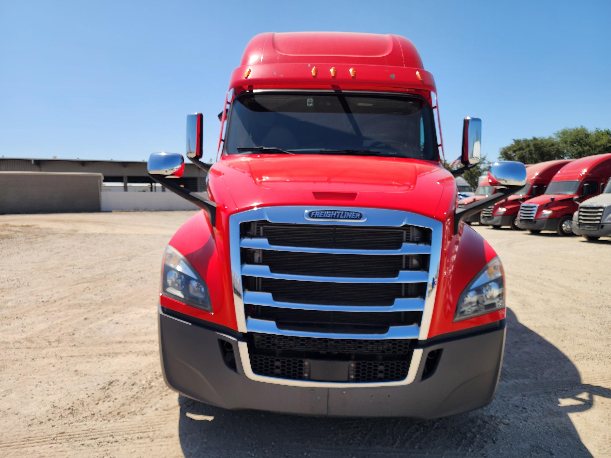 2021 FREIGHTLINER CASCADIA 126SLP - image 2