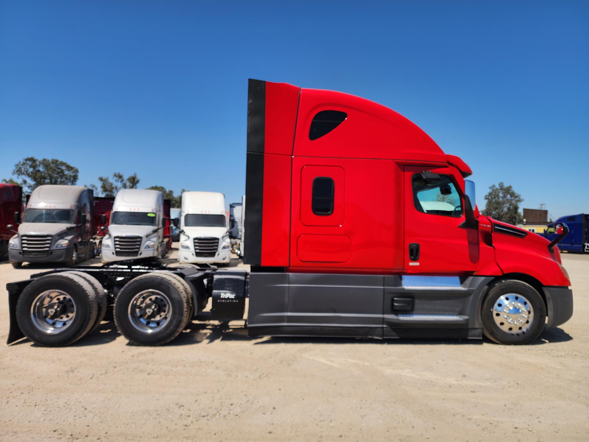 2021 FREIGHTLINER CASCADIA 126SLP - image 5