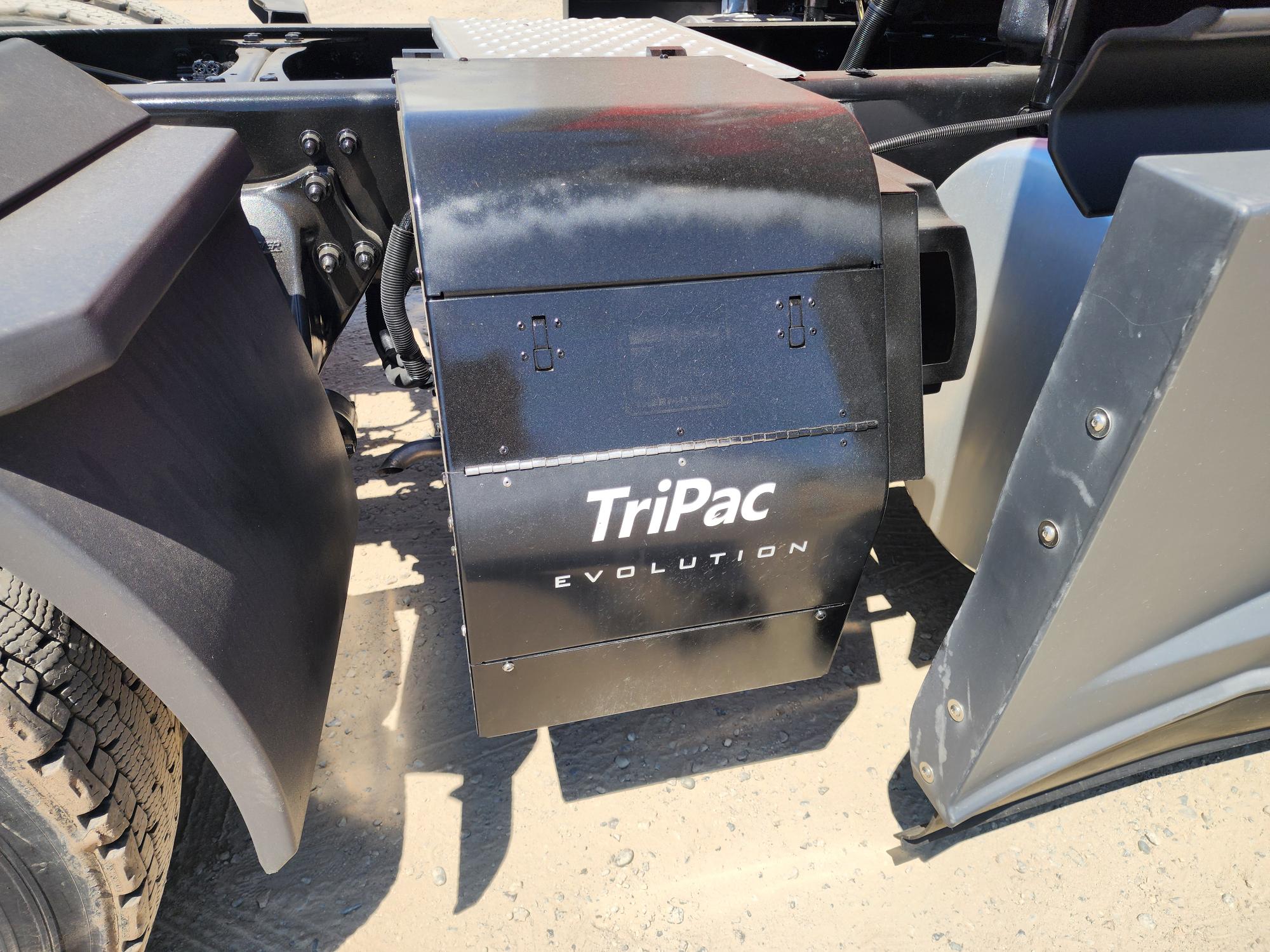 2021 FREIGHTLINER CASCADIA 126SLP - image 6