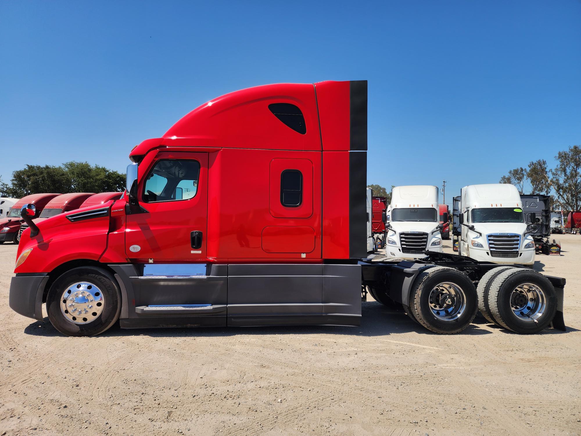 2021 FREIGHTLINER CASCADIA 126SLP - image 3