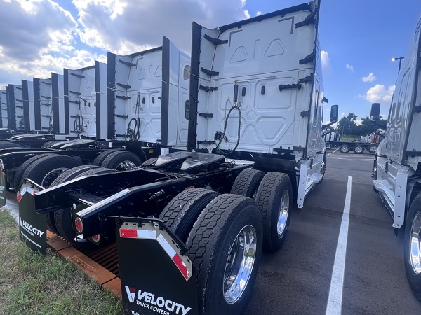 FREIGHTLINER CASCADIA 126SLP 2021