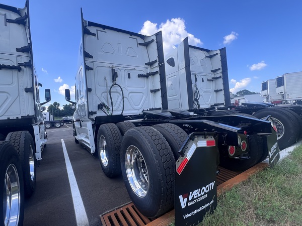 FREIGHTLINER CASCADIA 126SLP 2021