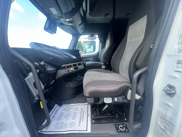 FREIGHTLINER CASCADIA 126SLP 2021