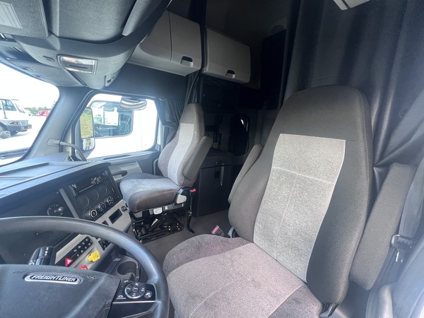 FREIGHTLINER CASCADIA 126SLP 2021
