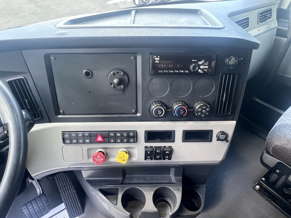 FREIGHTLINER CASCADIA 126SLP 2021