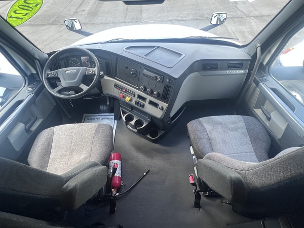 FREIGHTLINER CASCADIA 126SLP 2021