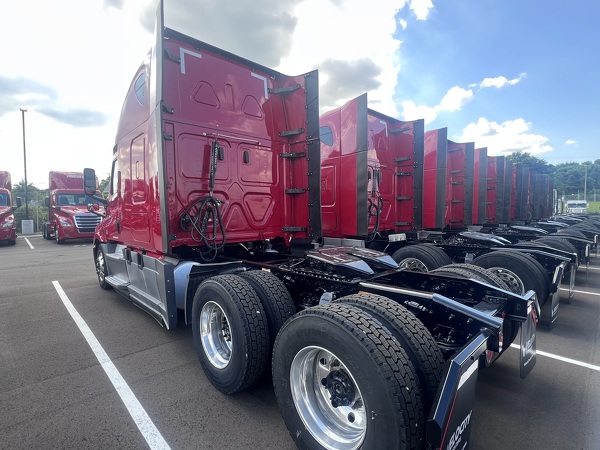 FREIGHTLINER CASCADIA 126SLP 2020