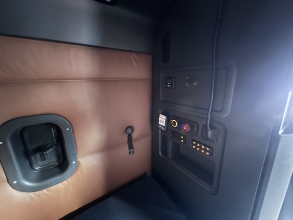 FREIGHTLINER CASCADIA 126SLP 2020