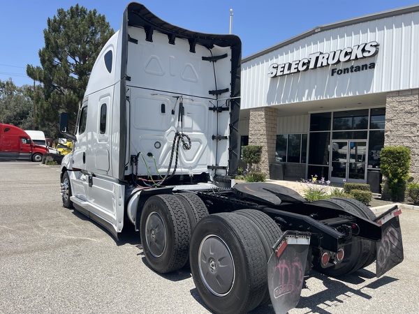 FREIGHTLINER PT126SLP 2024