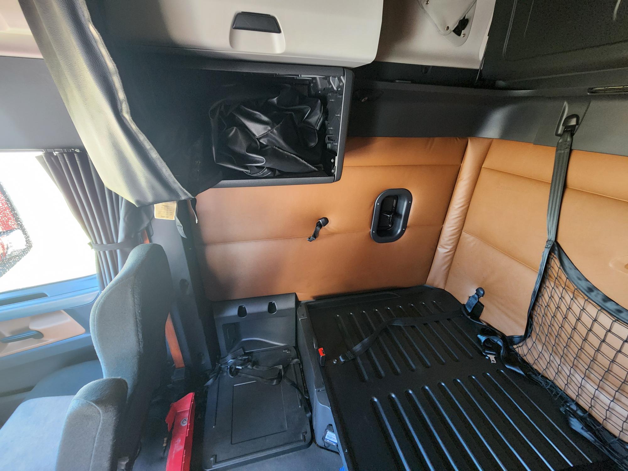 2020 FREIGHTLINER CASCADIA 126SLP - image 19