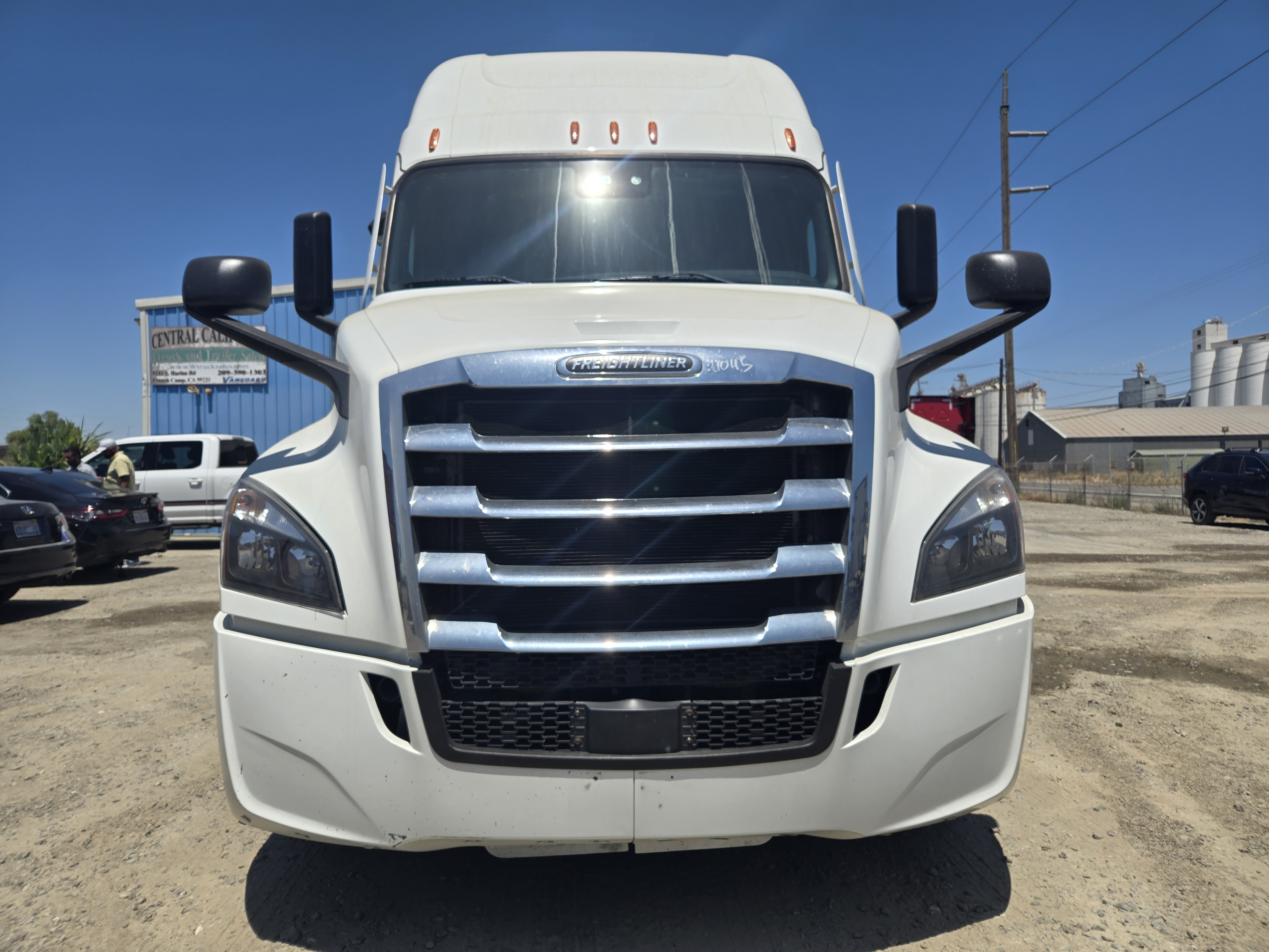 2021 FREIGHTLINER CASCADIA 126SLP - image 2