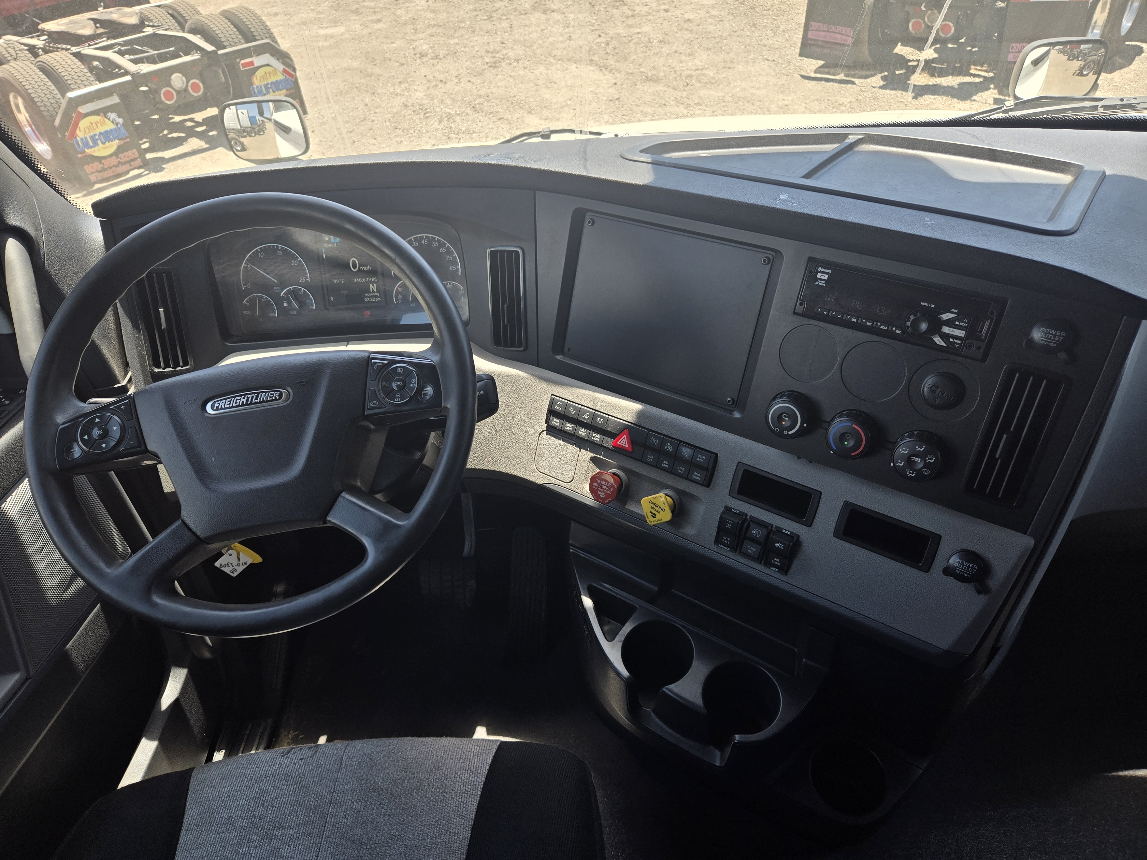 2021 FREIGHTLINER CASCADIA 126SLP - image 17