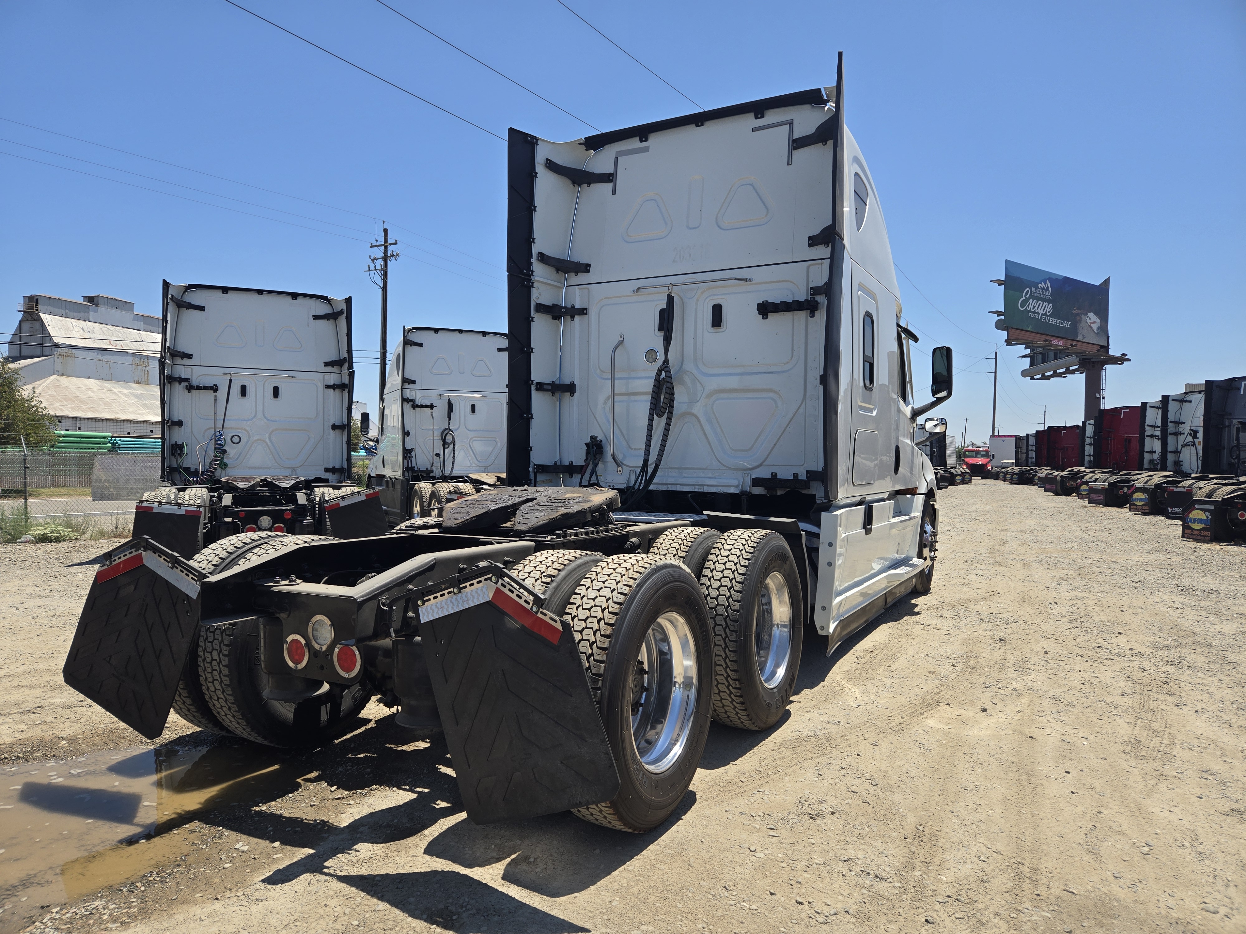 2020 FREIGHTLINER CASCADIA 126SLP - image 7