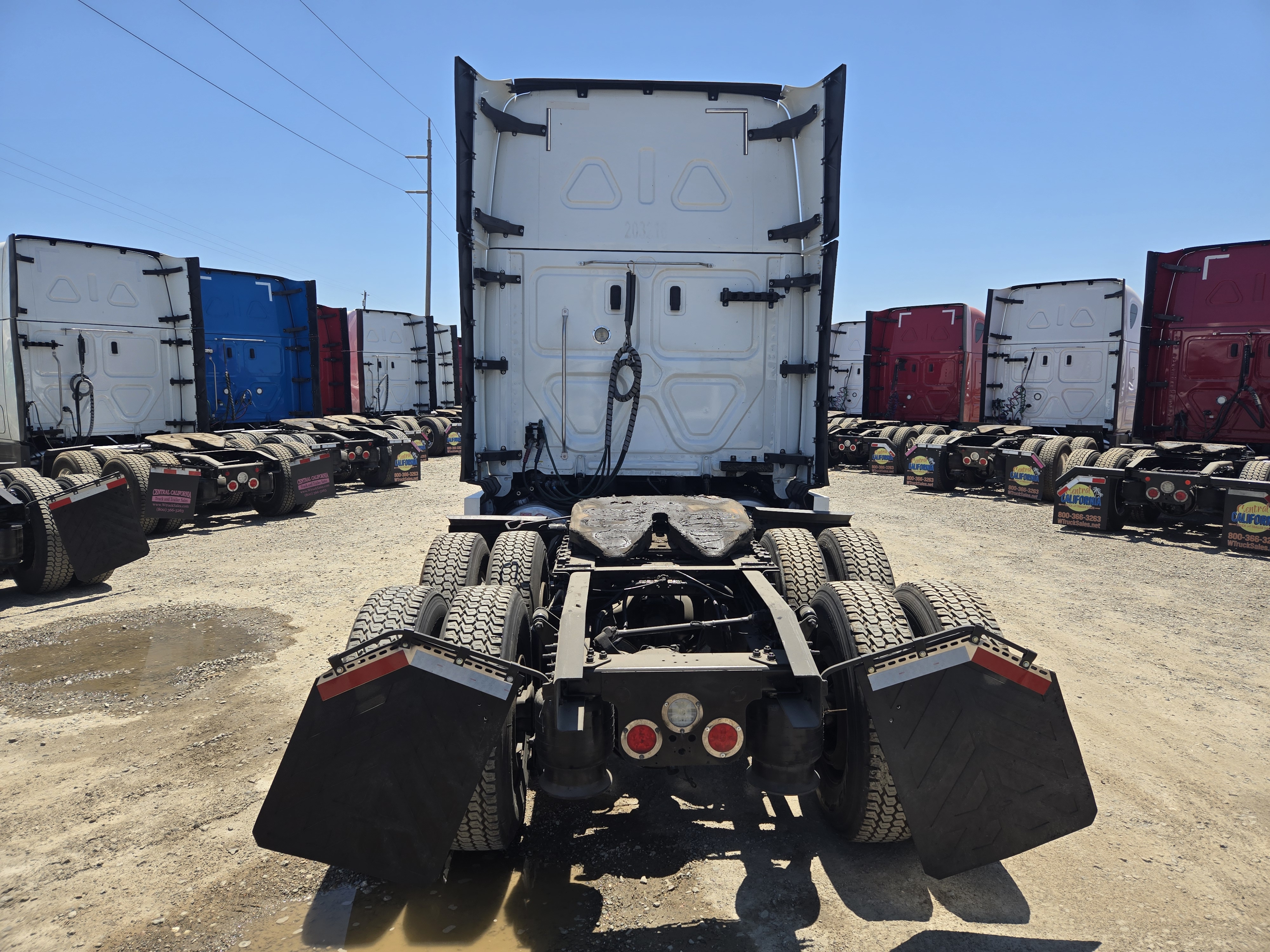 2020 FREIGHTLINER CASCADIA 126SLP - image 6