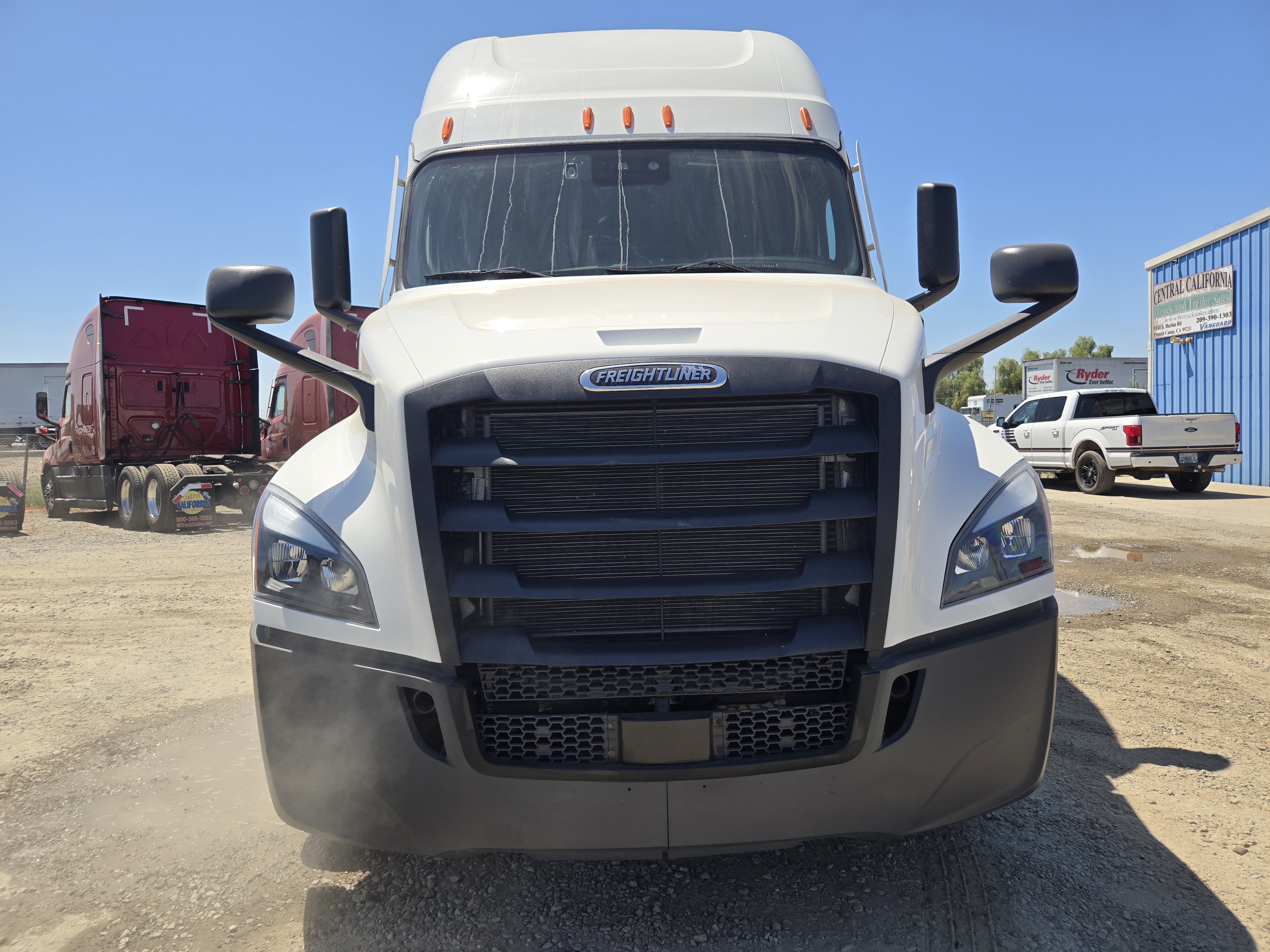 2023 FREIGHTLINER CASCADIA 126SLP - image 2