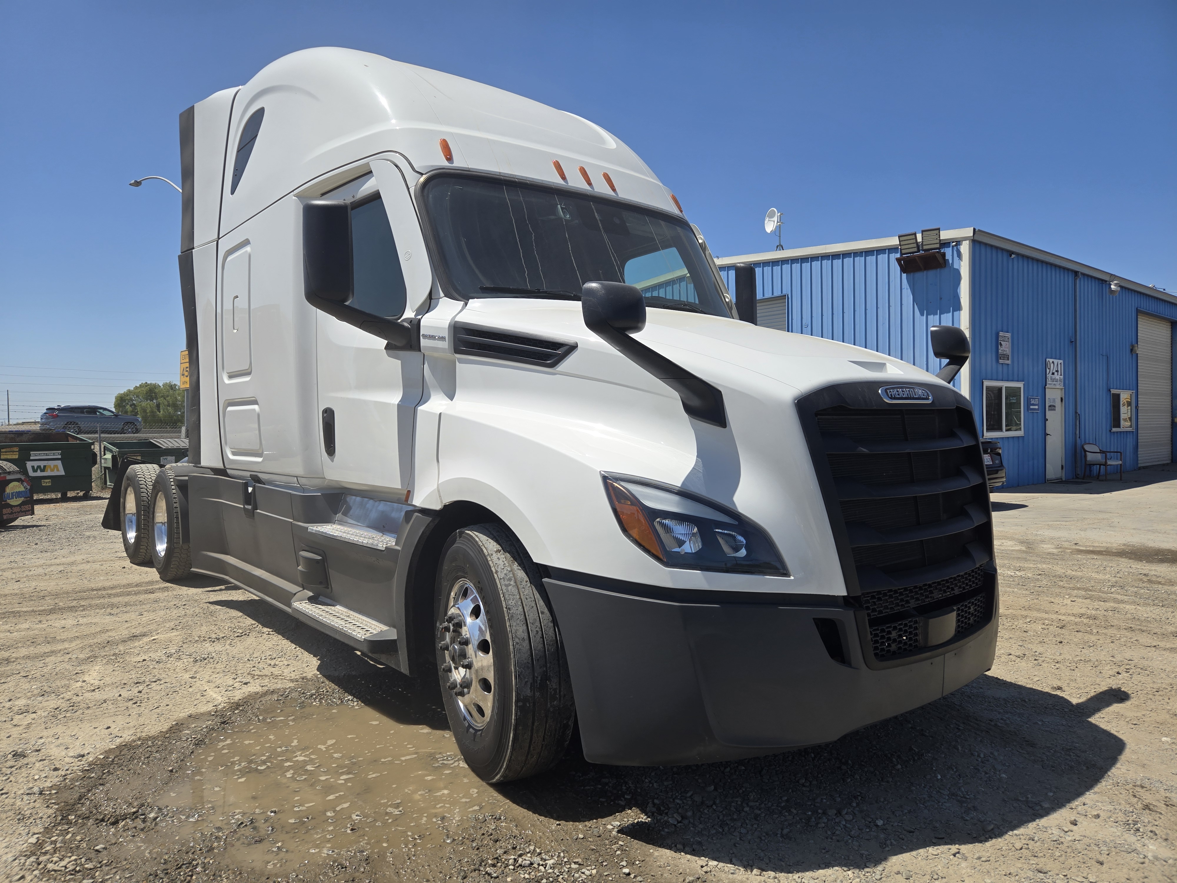 2023 FREIGHTLINER CASCADIA 126SLP - image 7