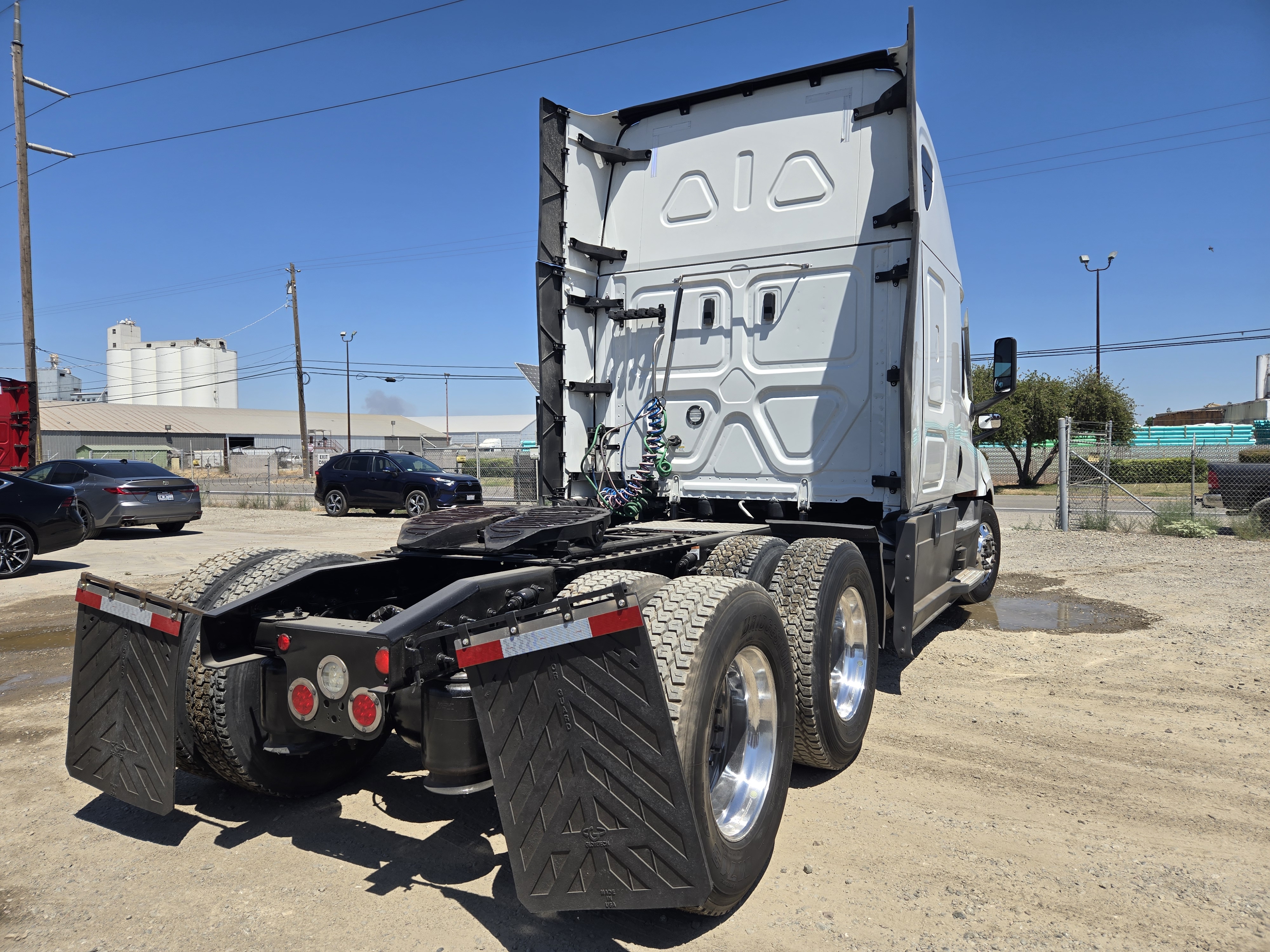 2023 FREIGHTLINER CASCADIA 126SLP - image 5