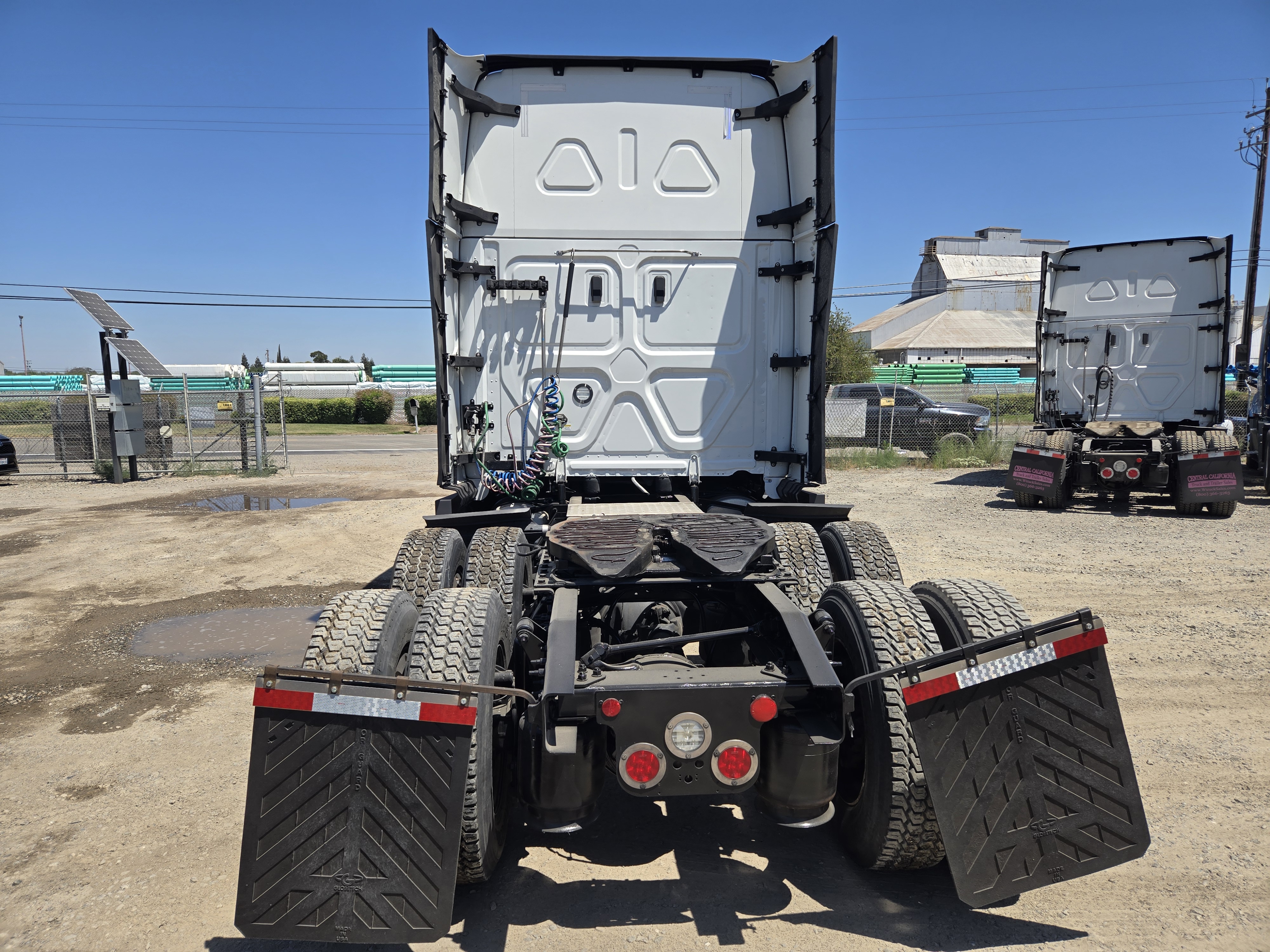 2023 FREIGHTLINER CASCADIA 126SLP - image 4