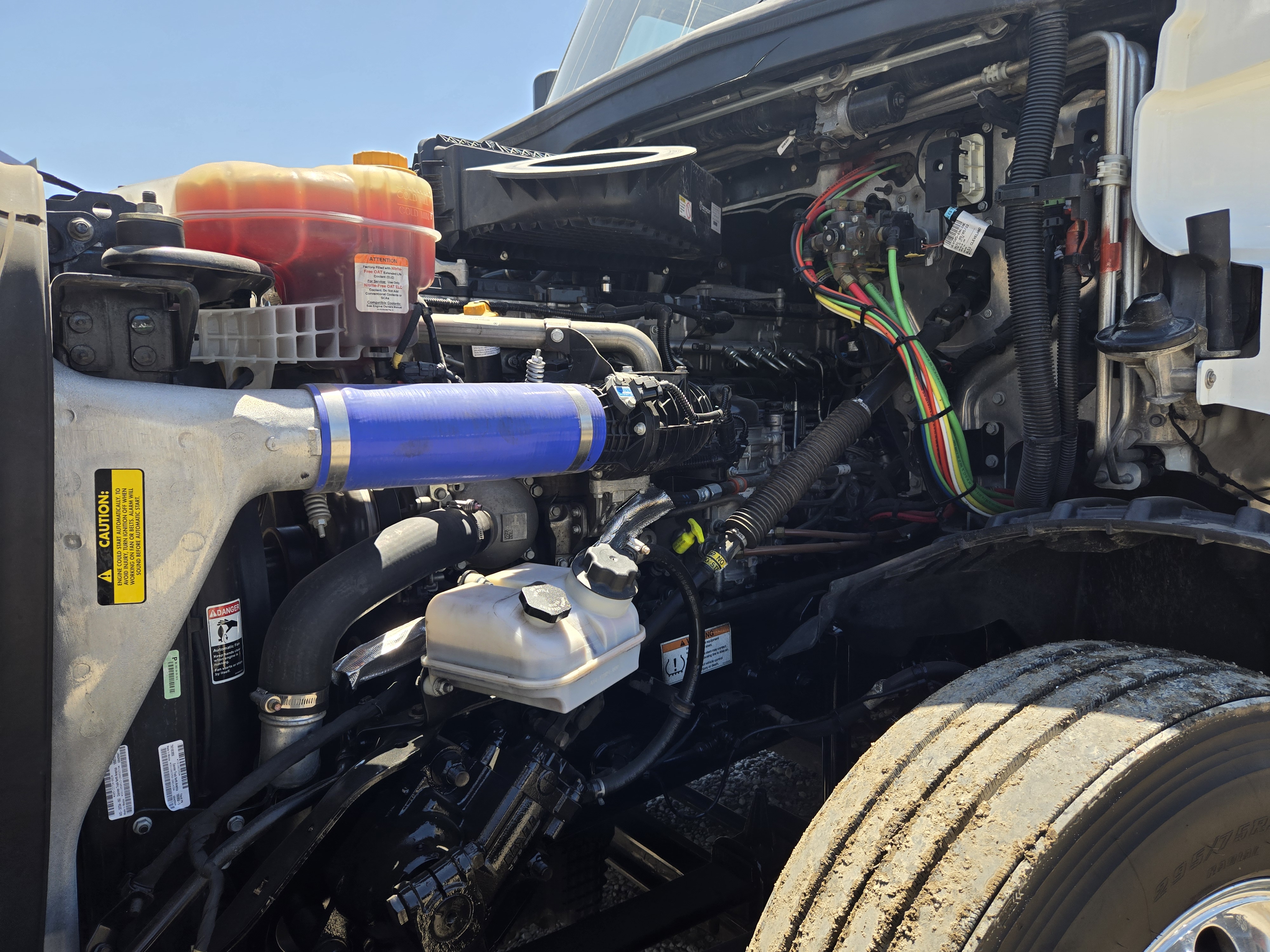 2023 FREIGHTLINER CASCADIA 126SLP - image 9