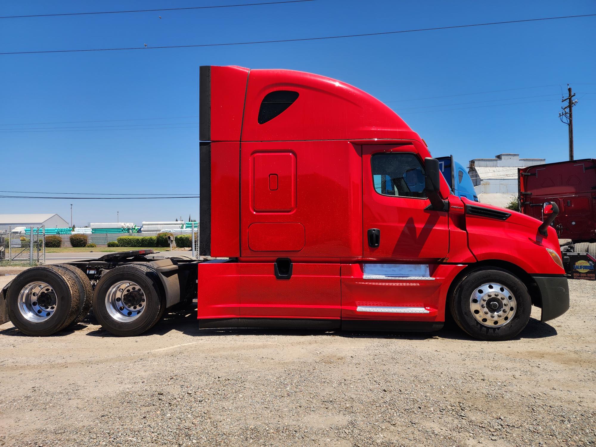 2021 FREIGHTLINER CASCADIA 126SLP - image 6