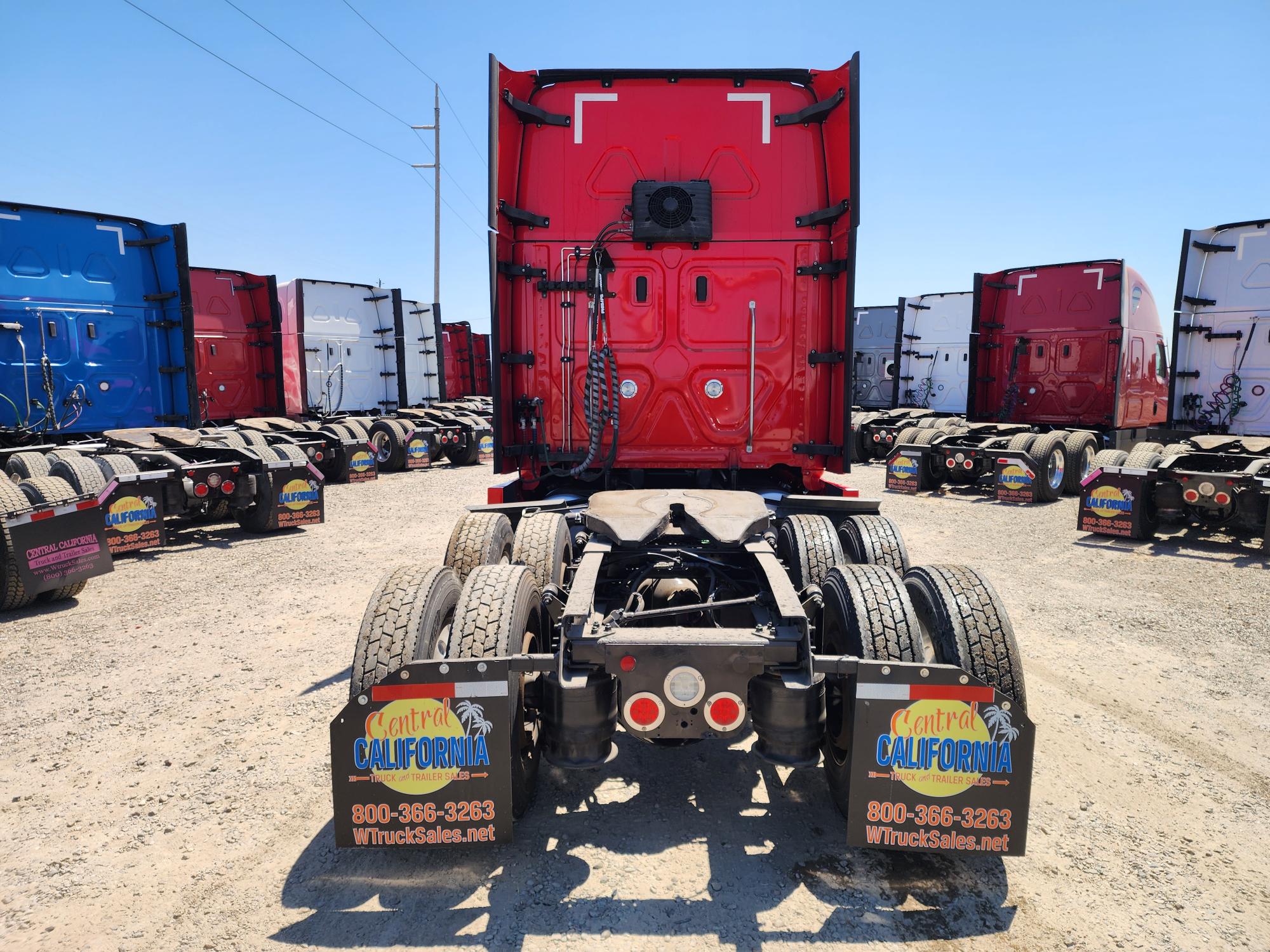 2021 FREIGHTLINER CASCADIA 126SLP - image 4