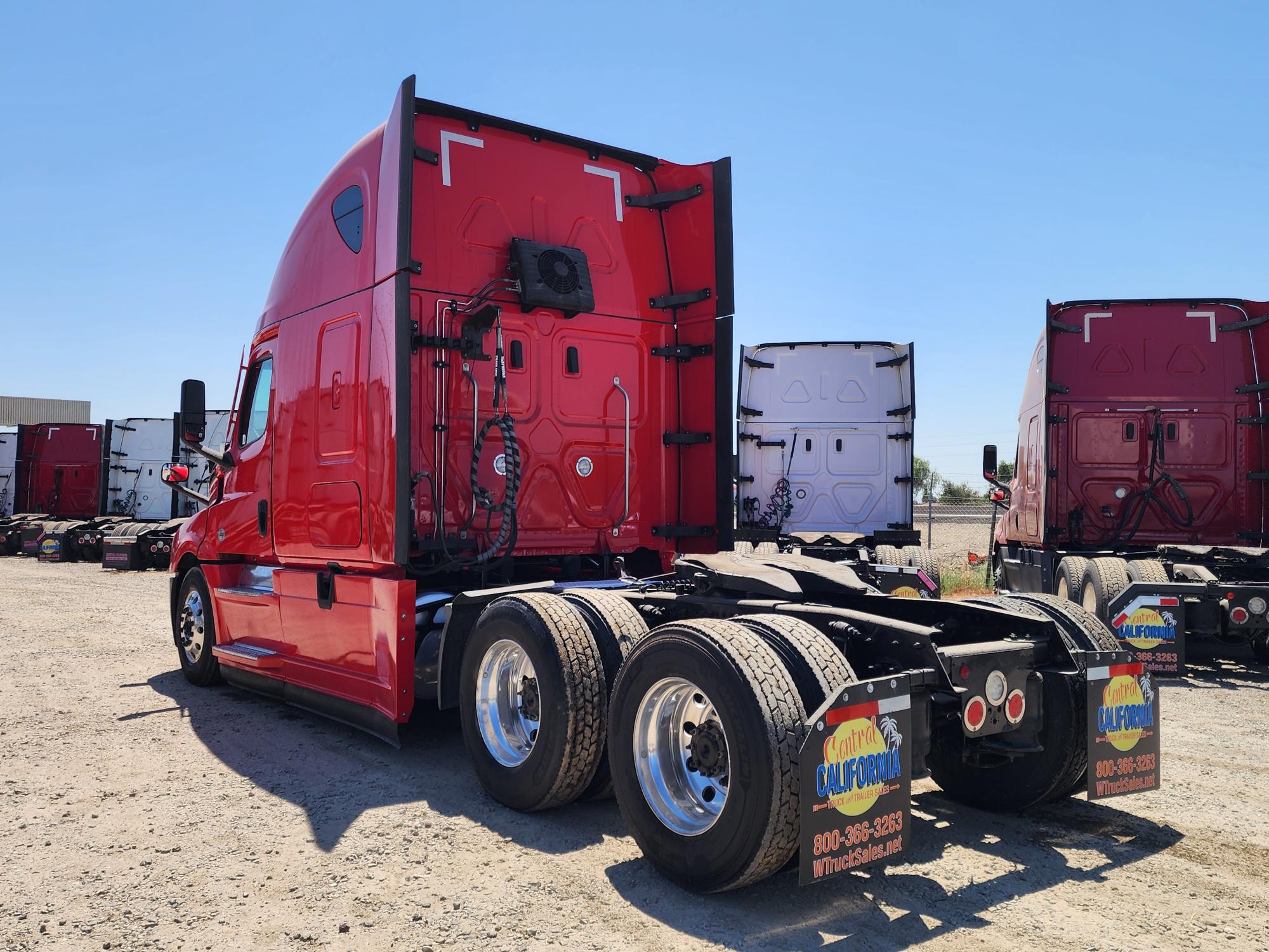 2021 FREIGHTLINER CASCADIA 126SLP - image 3