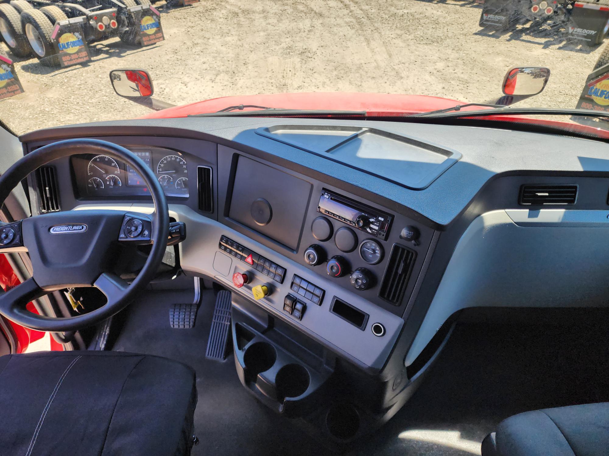 2021 FREIGHTLINER CASCADIA 126SLP - image 16