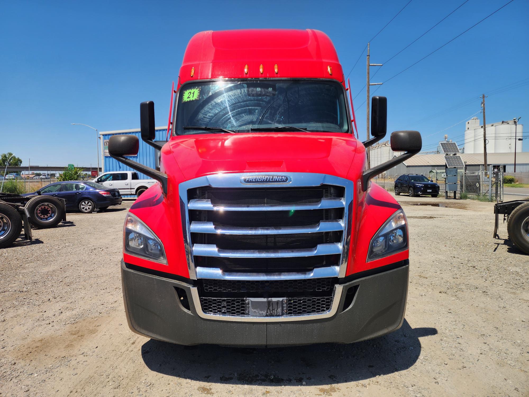 2021 FREIGHTLINER CASCADIA 126SLP - image 2