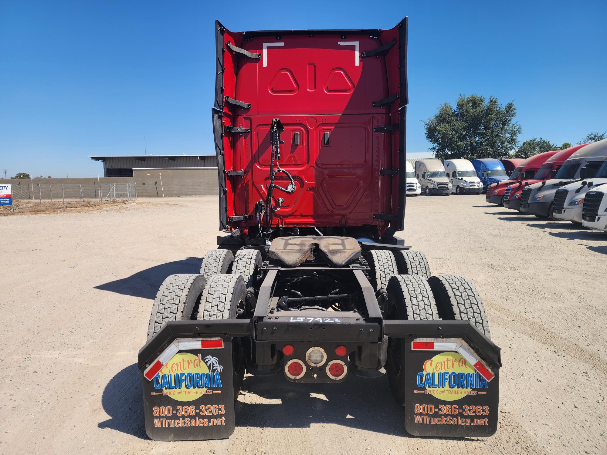 2021 FREIGHTLINER CASCADIA 126SLP - image 5