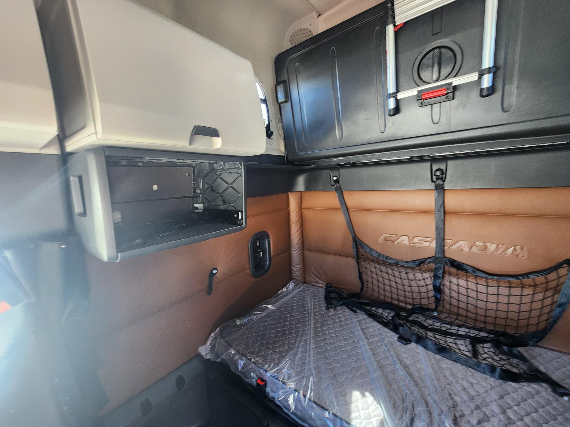 2021 FREIGHTLINER CASCADIA 126SLP - image 17