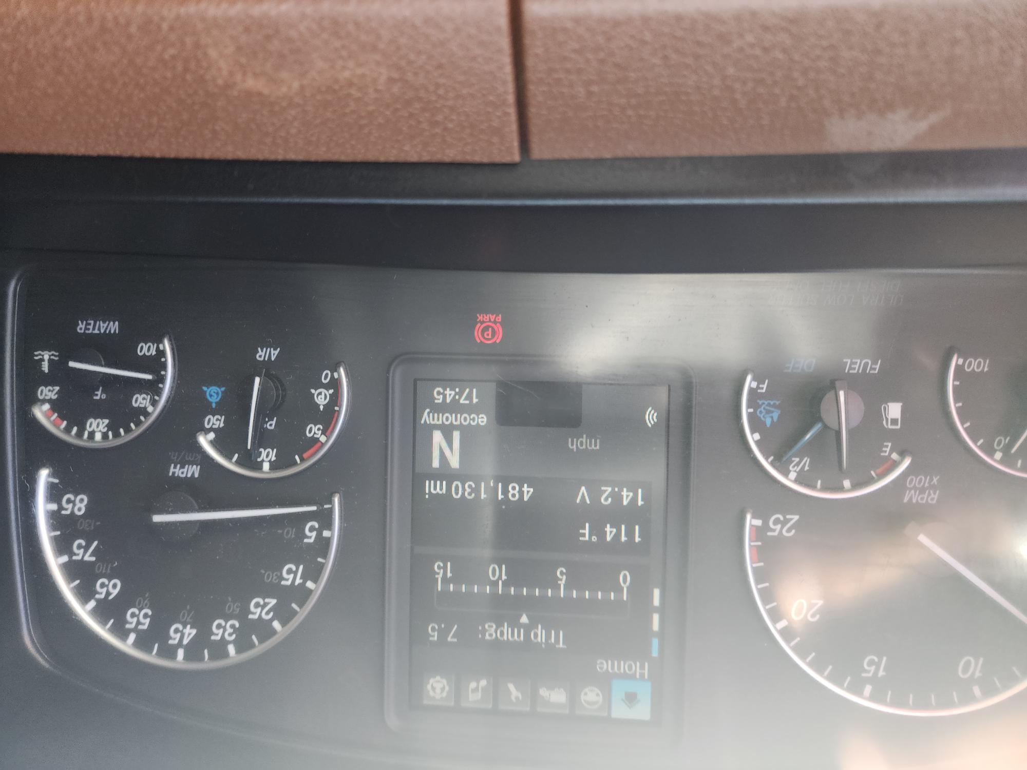 2021 FREIGHTLINER CASCADIA 126SLP - image 13