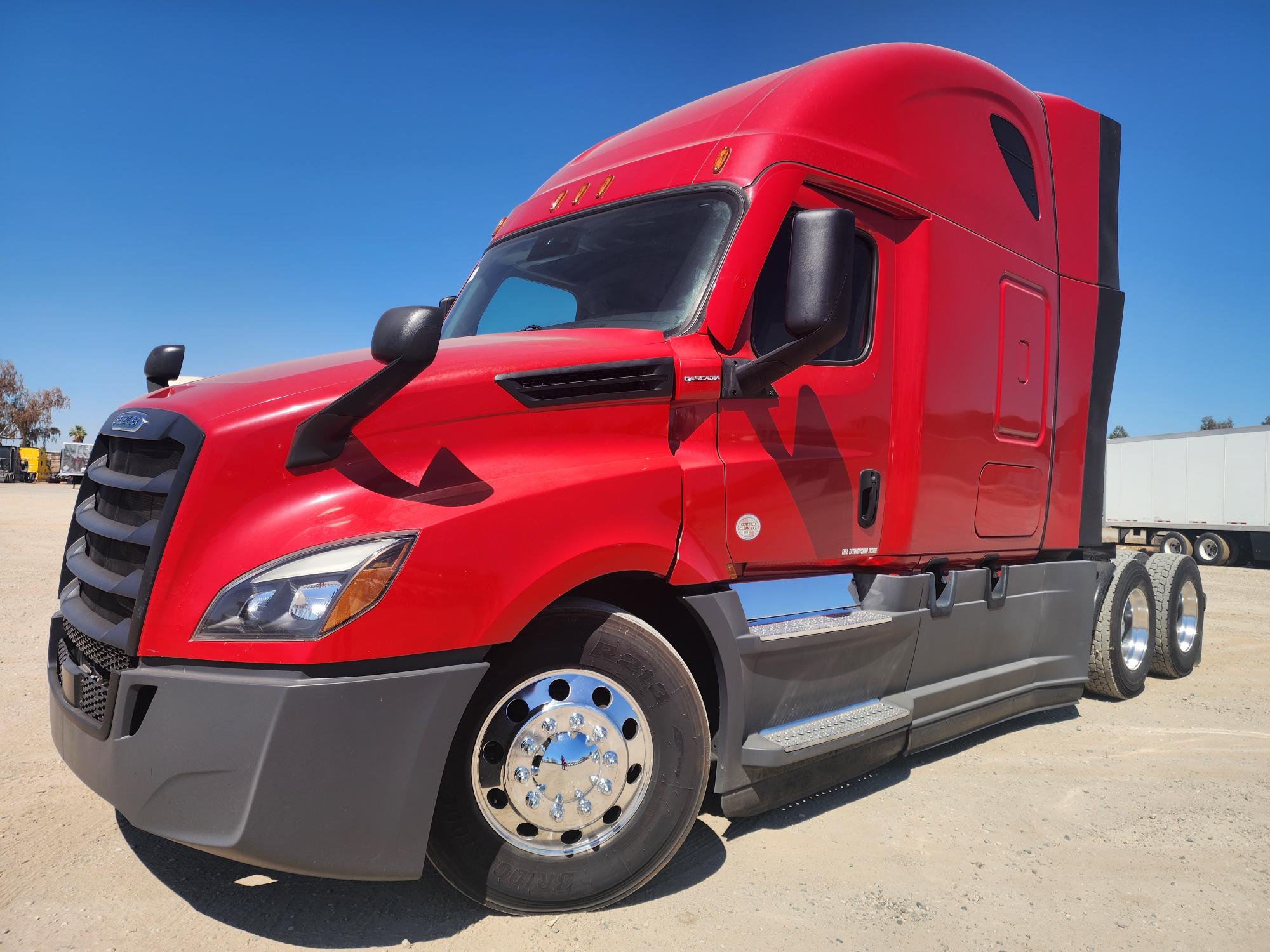 2021 FREIGHTLINER CASCADIA 126SLP - image 1