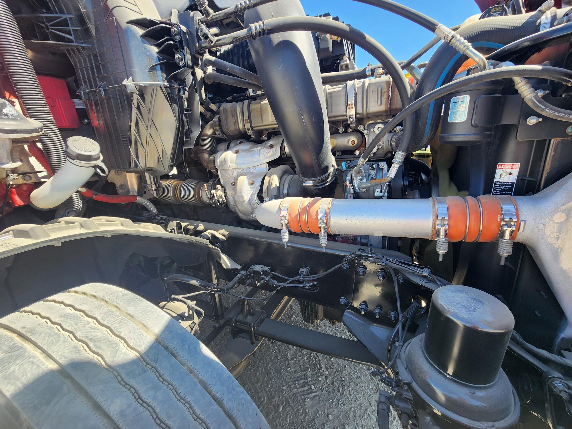 2021 FREIGHTLINER CASCADIA 126SLP - image 9