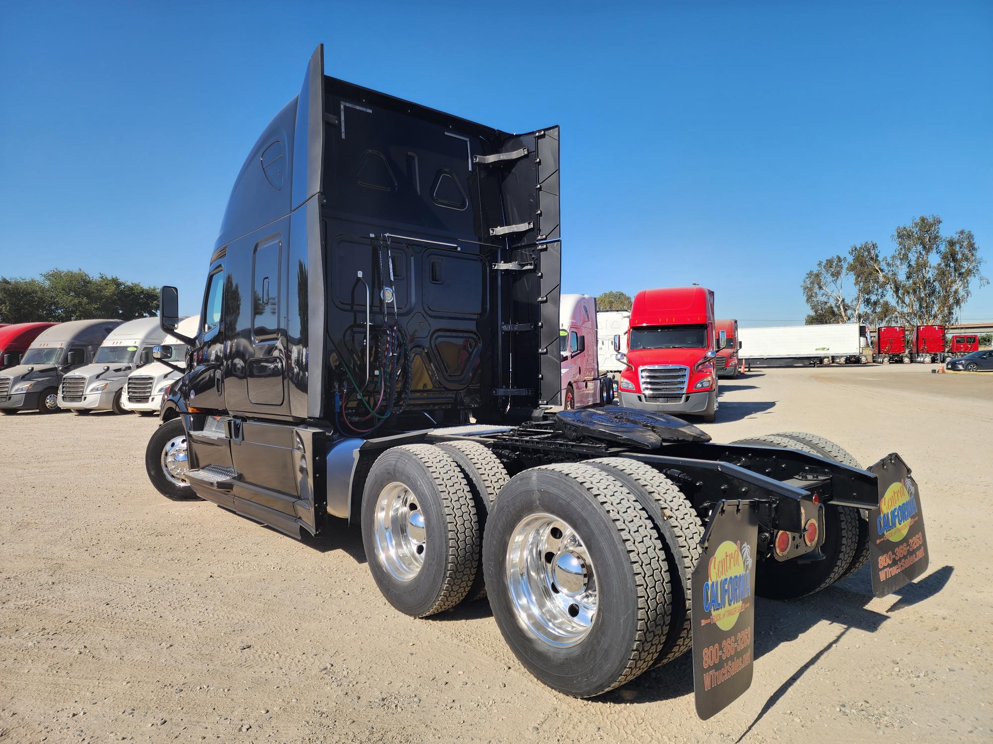 2020 FREIGHTLINER CASCADIA 126SLP - image 4